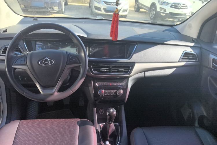 Used CHANGAN KAICHENG Oushang A600 2016 1.5L Manual Luxury 6-Seater Interior 3