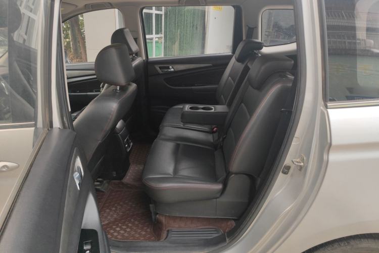 Used CHANGAN KAICHENG Oushang A600 2016 1.5L Manual Luxury 7-Seater Interior 4