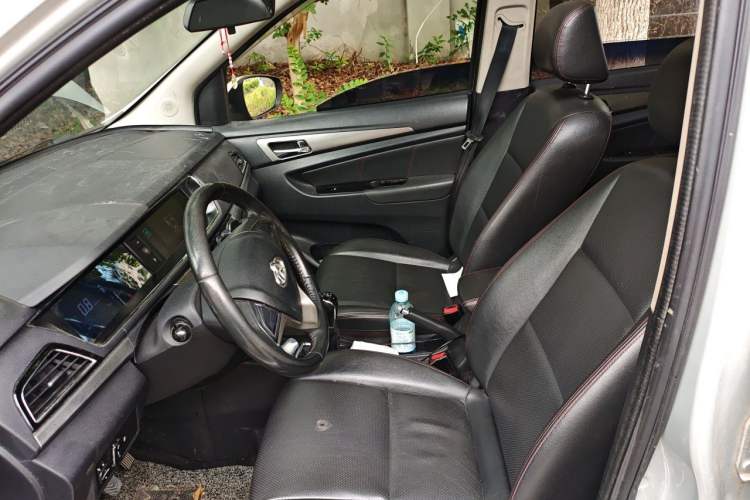 Used CHANGAN KAICHENG Oushang A600 2016 1.5L Manual Luxury 7-Seater Left Front Seat