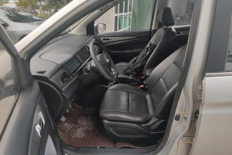 Used CHANGAN KAICHENG Oushang A600 2016 1.5L Manual Luxury 7-Seater Left Front Seat