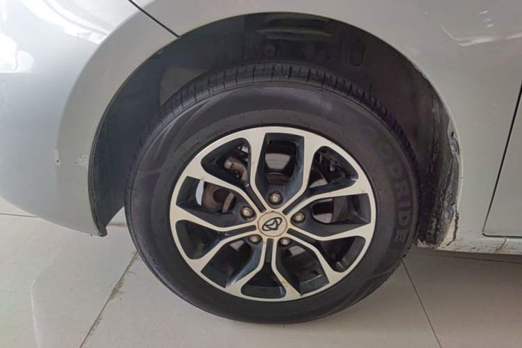 Used CHANGAN KAICHENG Oushang A600 2016 1.5L Manual Elite 7-Seater Left Front Wheel Hub