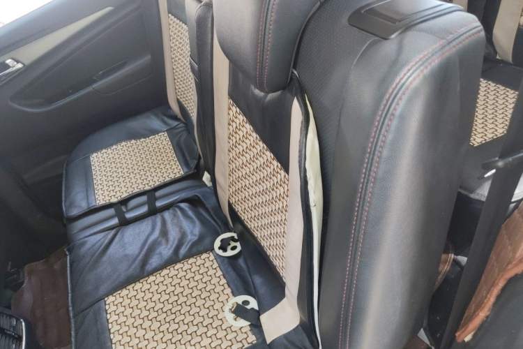 Used CHANGAN KAICHENG Oushang A600 2016 1.5L Manual Luxury 7-Seater Left Rear Seat