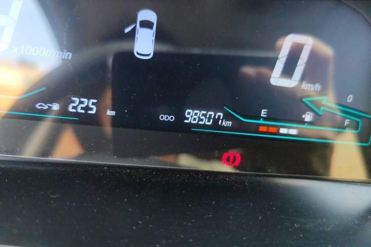 Used CHANGAN KAICHENG Oushang A600 2016 1.5L Manual Luxury 7-Seater Odometer Close Up