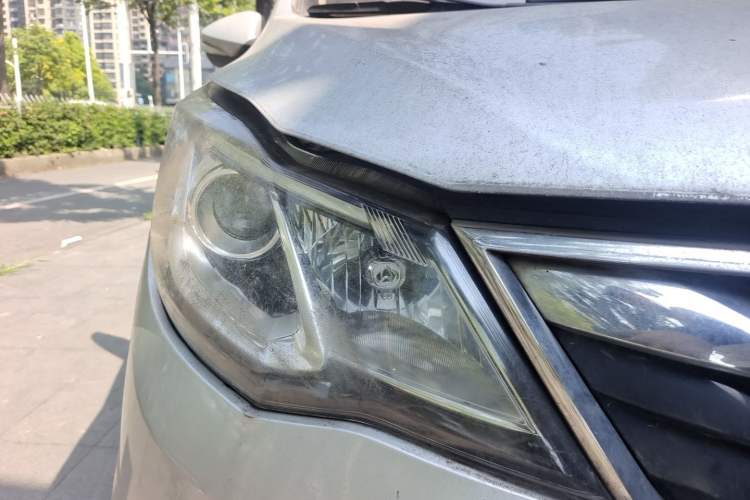 Used CHANGAN KAICHENG Oushang A600 2016 1.5L Manual Luxury 6-Seater Right Front Headlight