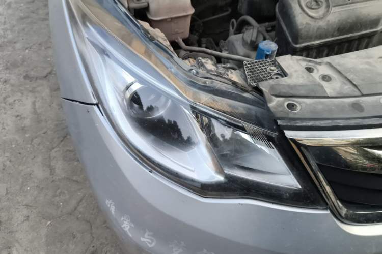 Used CHANGAN KAICHENG Oushang A600 2016 1.5L Manual Luxury 7-Seater Right Front Headlight