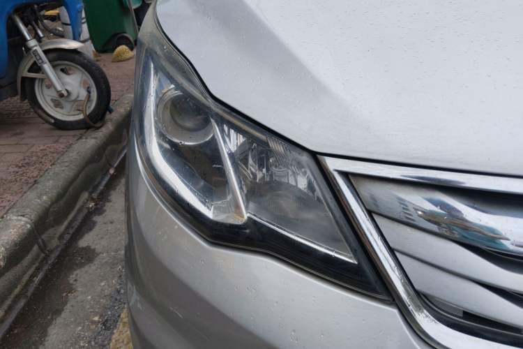 Used CHANGAN KAICHENG Oushang A600 2016 1.5L Manual Elite 7-Seater Right Front Headlight