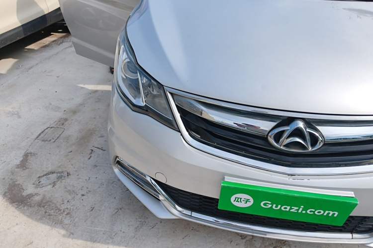 Used CHANGAN KAICHENG Oushang A600 2016 1.5L Manual Elite 7-Seater Right Front Headlight