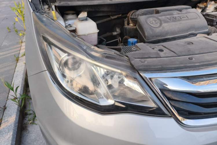 Used CHANGAN KAICHENG Oushang A600 2016 1.5L Manual Luxury 7-Seater Right Front Headlight