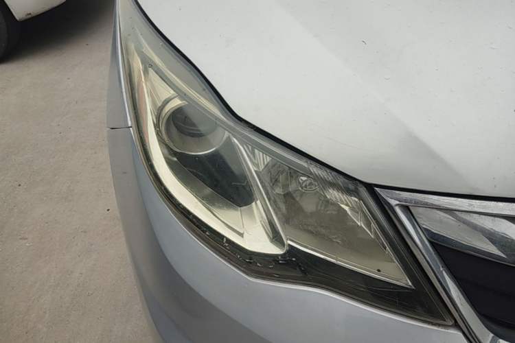 Used CHANGAN KAICHENG Oushang A600 2016 1.5L Manual Luxury 7-Seater Right Front Headlight