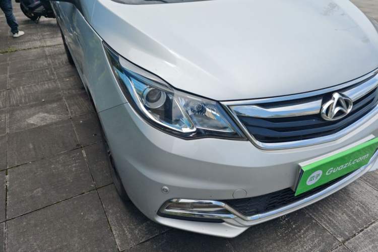 Used CHANGAN KAICHENG Oushang A600 2016 1.5L Manual Luxury 7-Seater Right Front Headlight