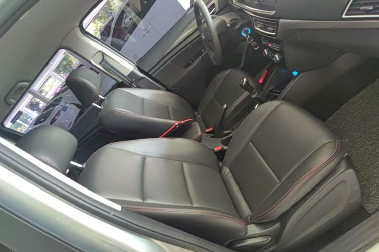 Used CHANGAN KAICHENG Oushang A600 2016 1.5L Manual Elite 7-Seater Right Front Seat