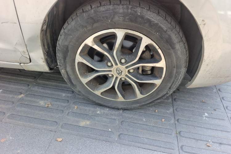 Used CHANGAN KAICHENG Oushang A600 2016 1.5L Manual Luxury 6-Seater Right Front Wheel Hub