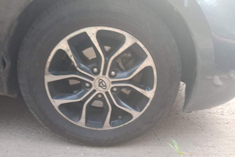 Used CHANGAN KAICHENG Oushang A600 2016 1.5L Manual Luxury 7-Seater Right Front Wheel Hub