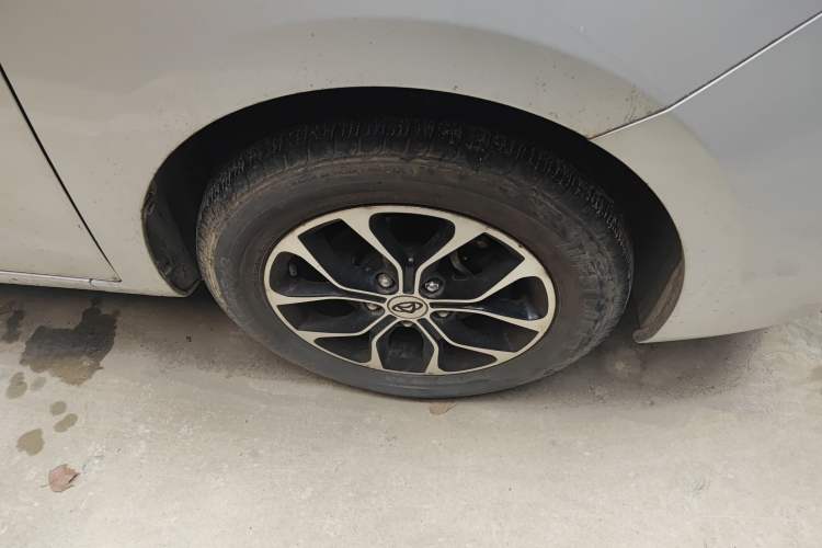 Used CHANGAN KAICHENG Oushang A600 2016 1.5L Manual Elite 7-Seater Right Front Wheel Hub