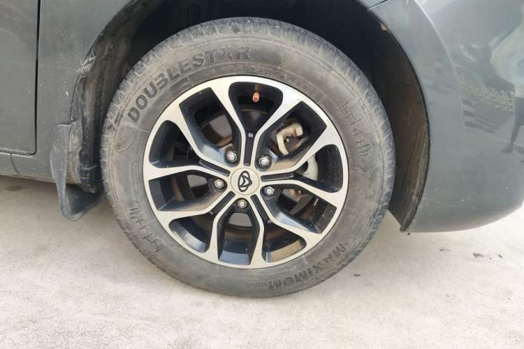 Used CHANGAN KAICHENG Oushang A600 2016 1.5L Manual Luxury 7-Seater Right Front Wheel Hub