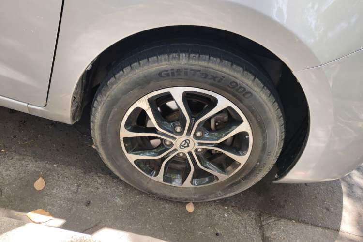 Used CHANGAN KAICHENG Oushang A600 2016 1.5L Manual Luxury 7-Seater Right Front Wheel Hub