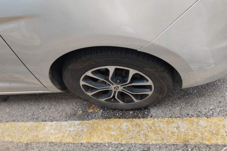 Used CHANGAN KAICHENG Oushang A600 2016 1.5L Manual Elite 7-Seater Right Front Wheel Hub