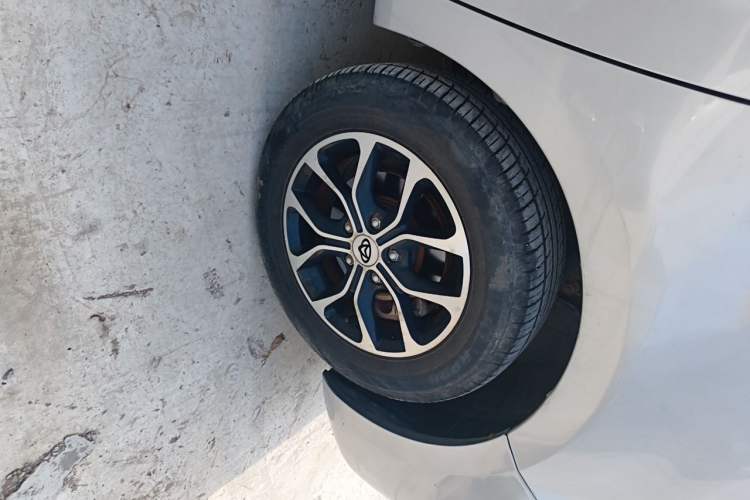 Used CHANGAN KAICHENG Oushang A600 2016 1.5L Manual Elite 7-Seater Right Front Wheel Hub
