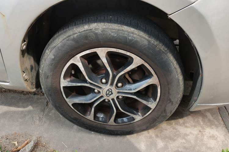 Used CHANGAN KAICHENG Oushang A600 2016 1.5L Manual Luxury 7-Seater Right Front Wheel Hub