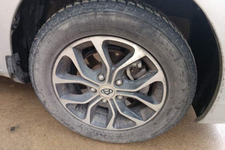 Used CHANGAN KAICHENG Oushang A600 2016 1.5L Manual Elite 7-Seater Right Front Wheel Hub