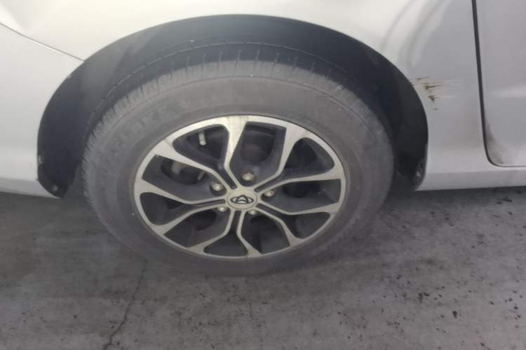 Used CHANGAN KAICHENG Oushang A600 2016 1.5L Manual Luxury 7-Seater Right Rear Wheel Hub