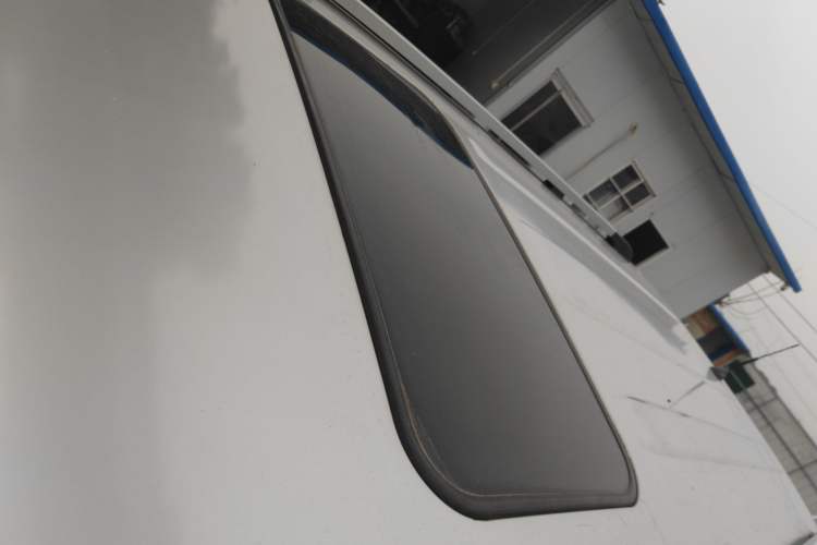 Used CHANGAN KAICHENG Oushang A600 2016 1.5L Manual Luxury 7-Seater Roof