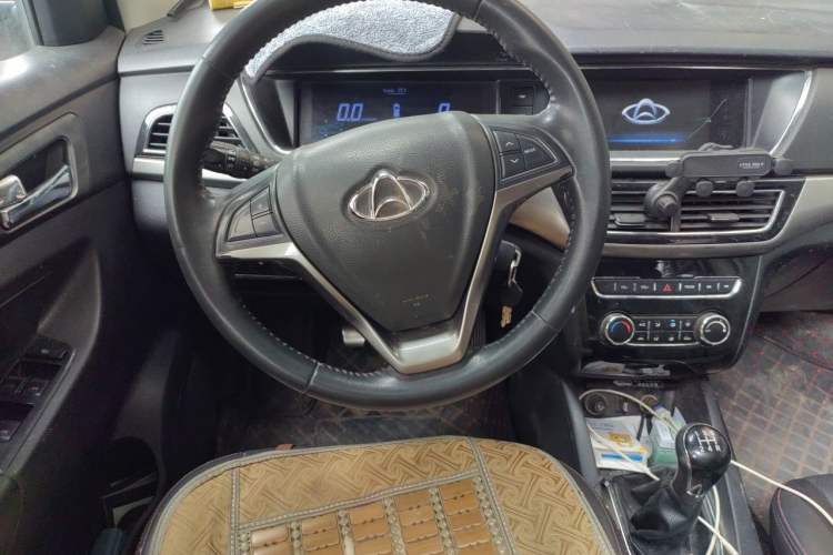 Used CHANGAN KAICHENG Oushang A600 2016 1.5L Manual Luxury 7-Seater Steering Wheel