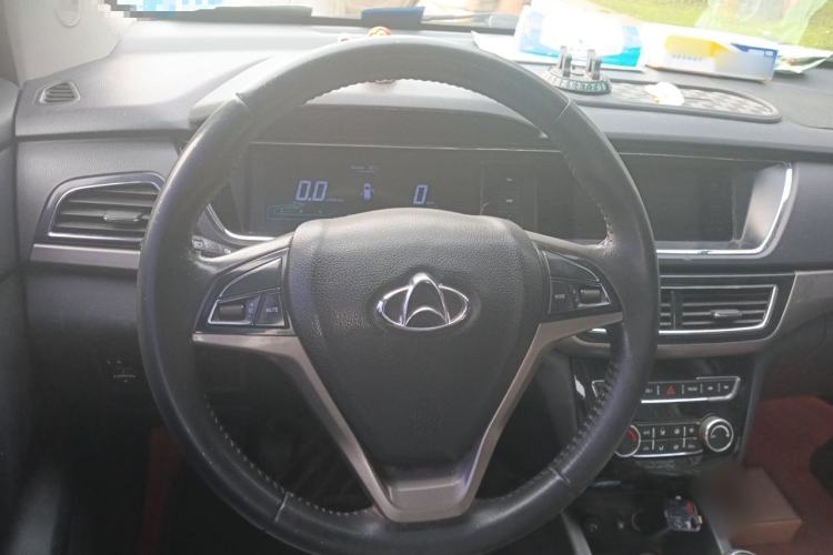 Used CHANGAN KAICHENG Oushang A600 2016 1.5L Manual Luxury 7-Seater Steering Wheel