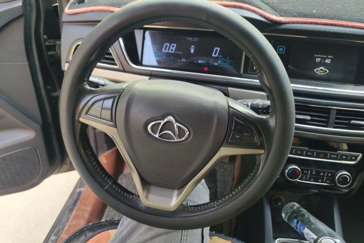 Used CHANGAN KAICHENG Oushang A600 2016 1.5L Manual Luxury 7-Seater Steering Wheel