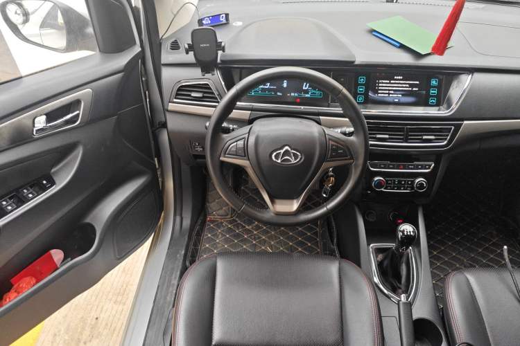 Used CHANGAN KAICHENG Oushang A600 2016 1.5L Manual Luxury 7-Seater Steering Wheel