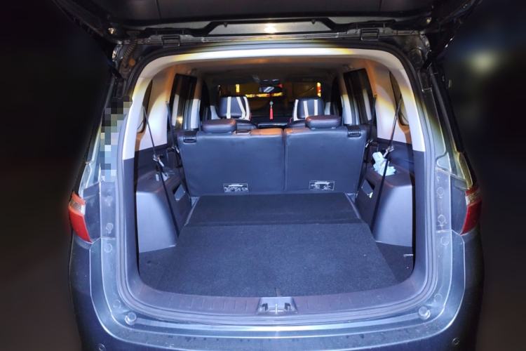 Used CHANGAN KAICHENG Oushang A600 2016 1.5L Manual Luxury 7-Seater Trunk