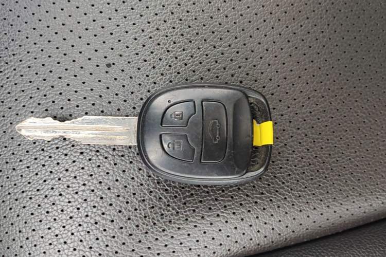 Used CHANGAN KAICHENG Oushang A600 2016 1.5L Manual Luxury 7-Seater Vehicle Key