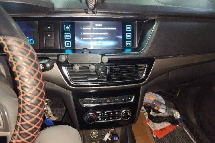 Used CHANGAN KAICHENG Oushang A600 2016 1.5L Manual Elite 7-Seater Audio And AC Panel