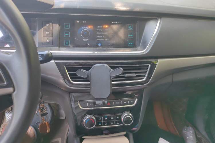 Used CHANGAN KAICHENG Oushang A600 2016 1.5L Manual Luxury 7-Seater Audio And AC Panel