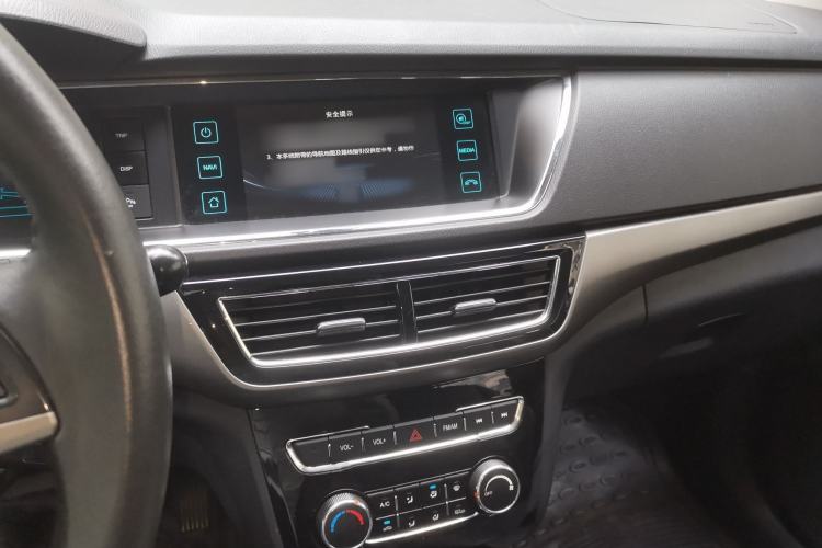 Used CHANGAN KAICHENG Oushang A600 2016 1.5L Manual Luxury 7-Seater Audio And AC Panel