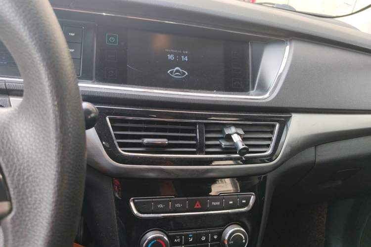Used CHANGAN KAICHENG Oushang A600 2016 1.5L Manual Elite 7-Seater Audio And AC Panel