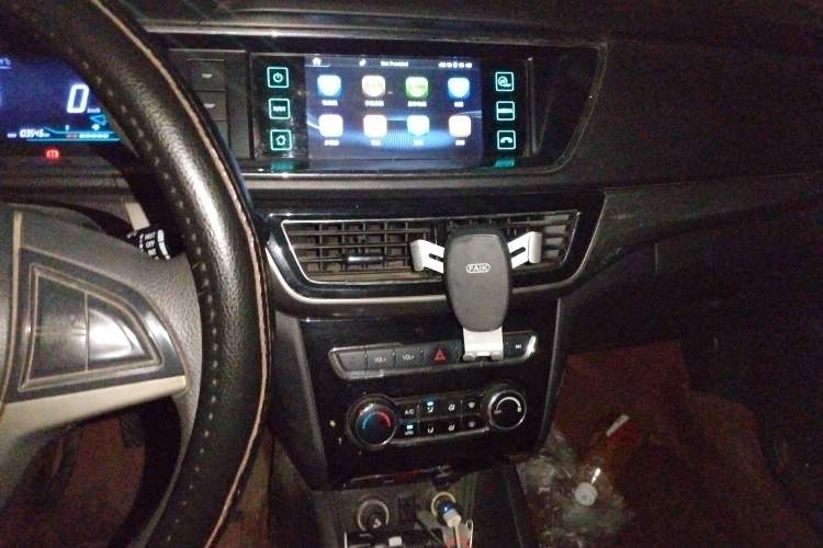 Used CHANGAN KAICHENG Oushang A600 2016 1.5L Manual Standard 7-Seater Audio And AC Panel