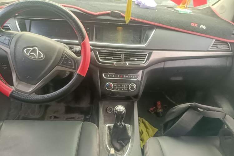 Used CHANGAN KAICHENG Oushang A600 2016 1.5L Manual Luxury 7-Seater Audio And AC Panel