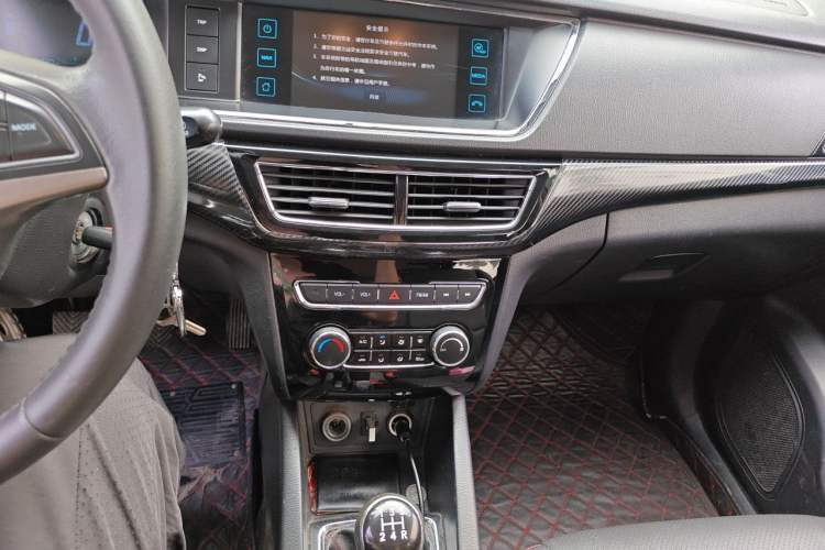 Used CHANGAN KAICHENG Oushang A600 2016 1.5L Manual Luxury 7-Seater Audio And AC Panel