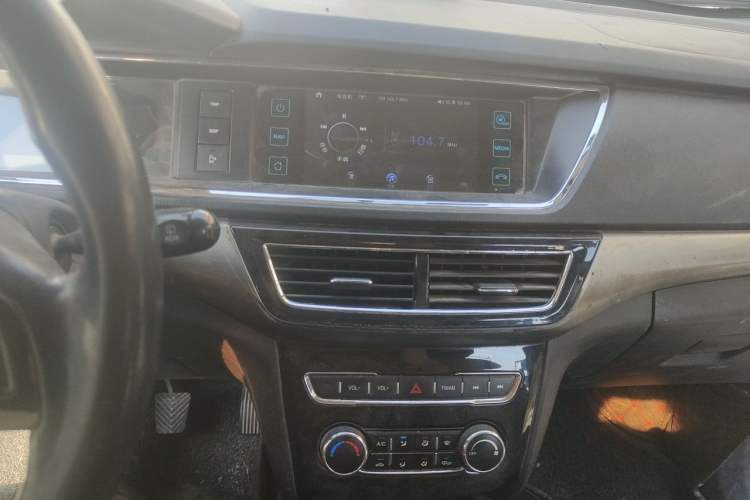 Used CHANGAN KAICHENG Oushang A600 2016 1.5L Manual Luxury 7-Seater Audio And AC Panel