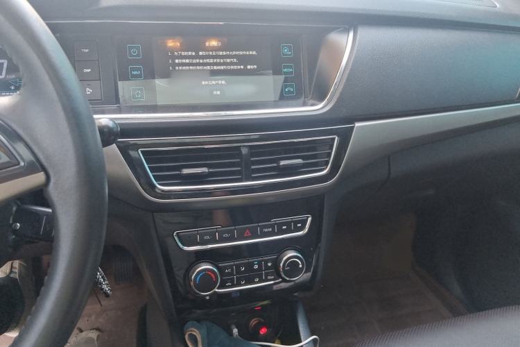 Used CHANGAN KAICHENG Oushang A600 2016 1.5L Manual Luxury 7-Seater Audio And AC Panel