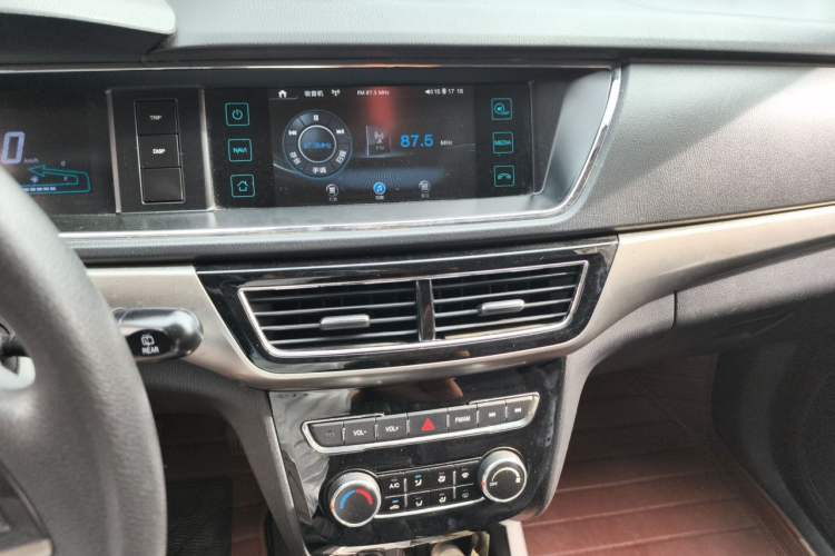 Used CHANGAN KAICHENG Oushang A600 2016 1.5L Manual Elite 7-Seater Audio And AC Panel