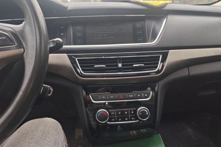 Used CHANGAN KAICHENG Oushang A600 2016 1.5L Manual Luxury 7-Seater Audio And AC Panel
