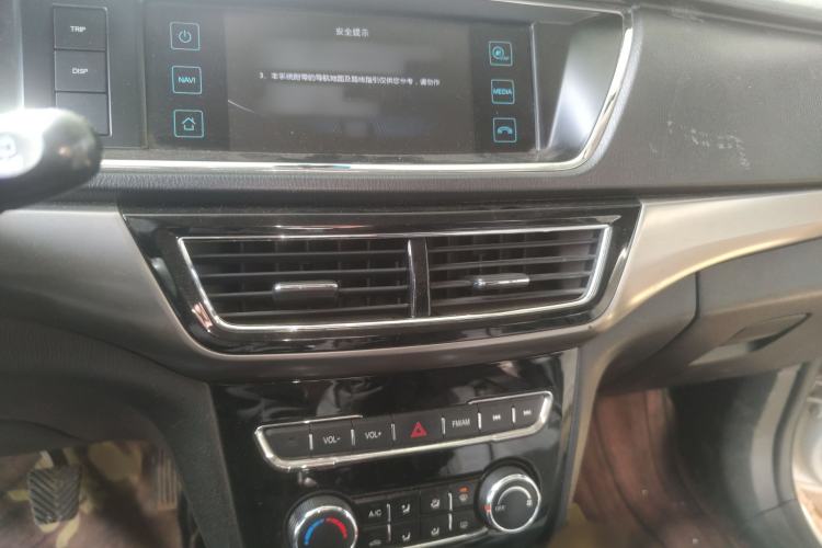 Used CHANGAN KAICHENG Oushang A600 2016 1.5L Manual Elite 7-Seater Audio And AC Panel