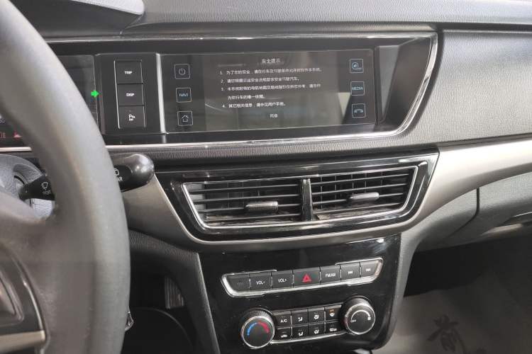 Used CHANGAN KAICHENG Oushang A600 2016 1.5L Manual Luxury 6-Seater Audio And AC Panel