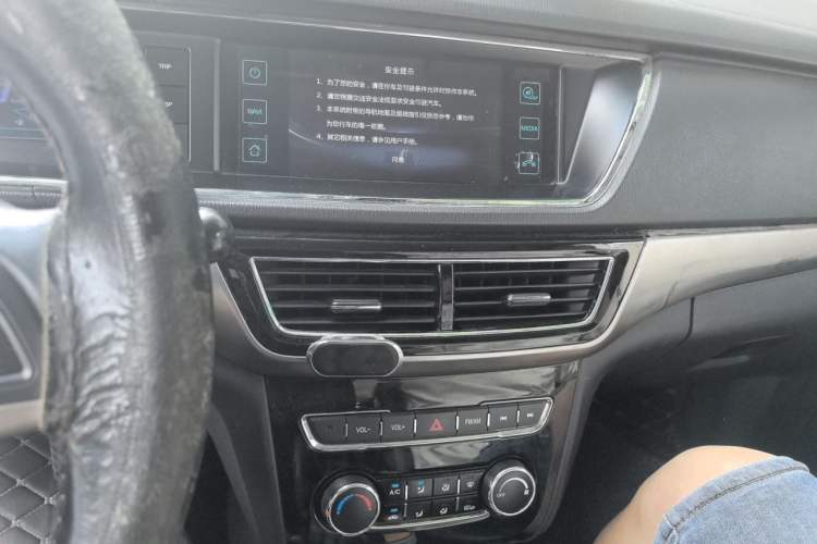 Used CHANGAN KAICHENG Oushang A600 2016 1.5L Manual Luxury 7-Seater Audio And AC Panel