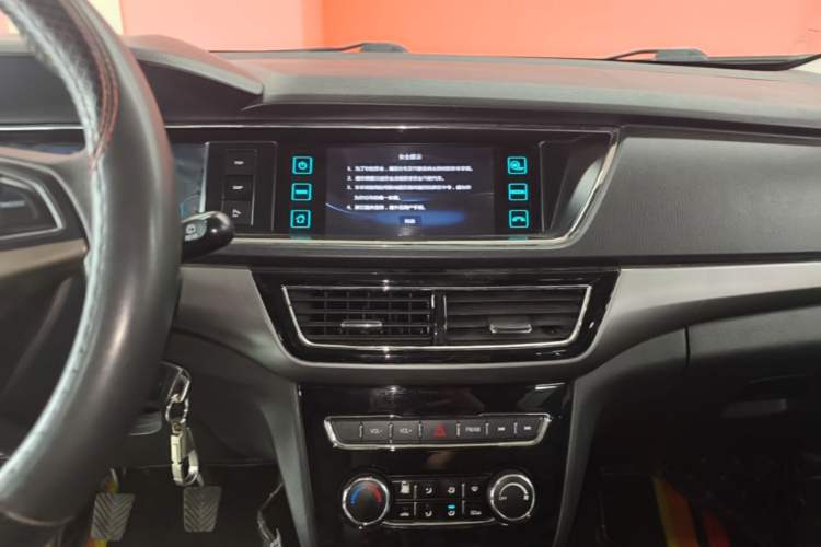 Used CHANGAN KAICHENG Oushang A600 2016 1.5L Manual Luxury 7-Seater Audio And AC Panel