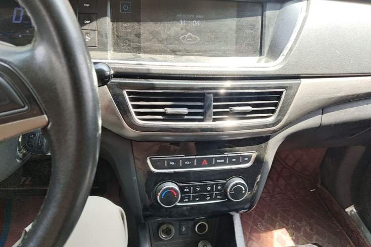 Used CHANGAN KAICHENG Oushang A600 2016 1.5L Manual Elite 7-Seater Audio And AC Panel