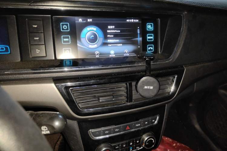 Used CHANGAN KAICHENG Oushang A600 2016 1.5L Manual Luxury 7-Seater Audio And AC Panel