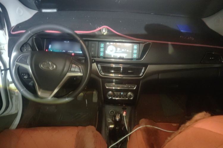 Used CHANGAN KAICHENG Oushang A600 2016 1.5L Manual Luxury 7-Seater Center Console